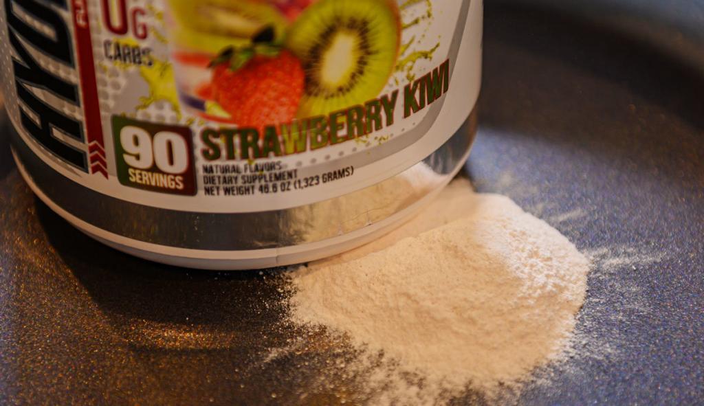 プロサップス ハイドロBCAA ストロベリーキウイ味の粉の色